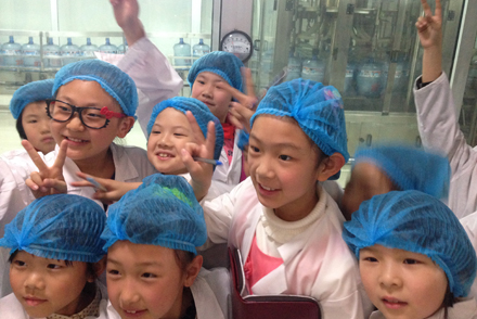 燕山学校龙奥分校学生参观.jpg